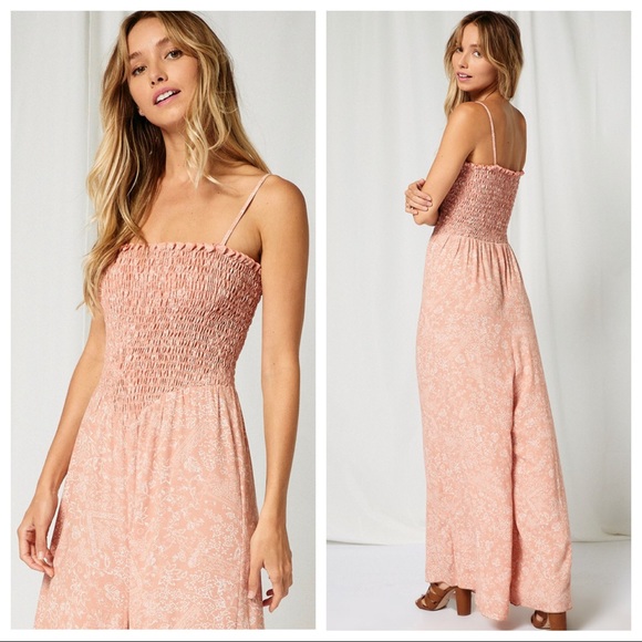 It’s all about this fabulous wide leg jumpsuit - Picture 5 of 5